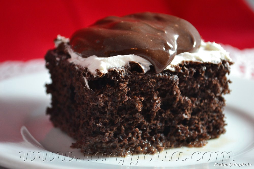 Malzemeler: 4 tane yumurta 1 su bardağı toz şeker 1