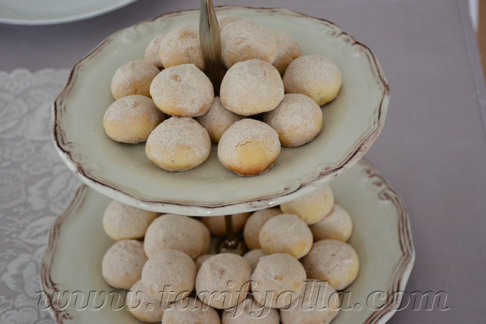 Fındıklı Kurabiye Malzemeler:3 su bardağı un 1 paket margarin (250