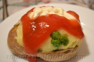 Evde kumpir keyfine ne dersiniz..Biz ailecek bu lezzete bayıldık… KUMPİR