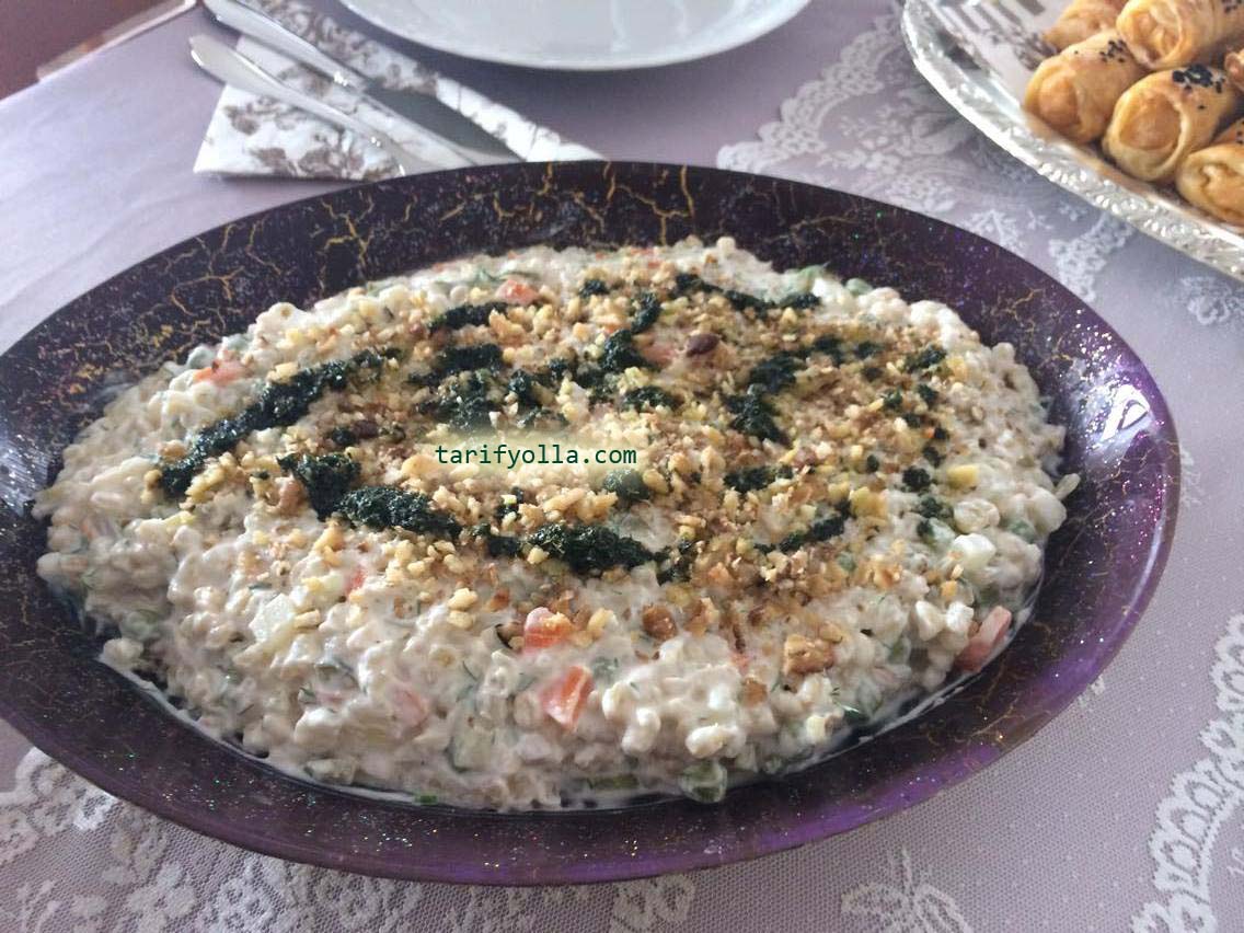 Annemin tarifi…Tadı nefis..Hem doyurucu hemde çok kolay..Buğday Salatasını çay davetlerinde