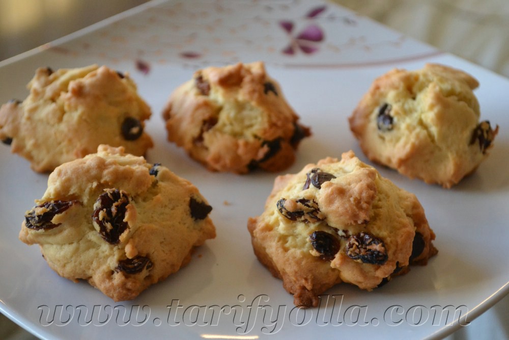 Şekilsiz Kurabiye’de deniyor bu kurabiyeye.Çok lezzetli,yapımı da çok kolay.Şekil vermeniz