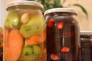 Eşimin teyzesinde yediğim ve hemen tarifini alıp yaptığım kelek turşusu