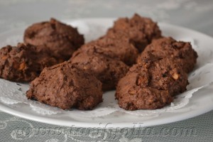 &nbsp; İNCİRLİ ÇİKOLATALI KURABİYE Malzemeler: 125 gram margarin (yarım paket)