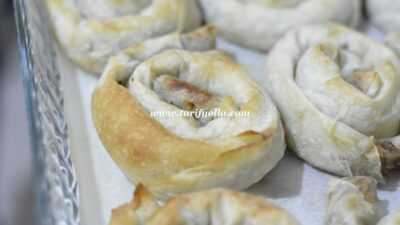 Rumeli Böreği Malzemeler:3 tane yufka 1 tane tavuk göğsü 2