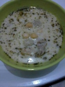 İncinur Kıratdemir Antep Mutfağına özgü  ’YUVARLAMA’ Tarifi göndermiş.Nefis görünüyor… 2