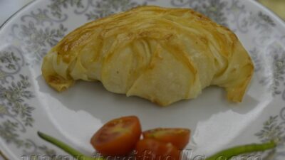 Hazır yufkadan midye börekler.Çıtır çıtır ve çok şıklar..Daha anlaşılır olsun