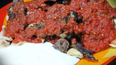 SEVDE DEĞER YILDIZ’ dan süper bir tarif: İSKENDER KEBABI.. İskender