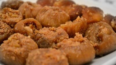 &nbsp; Nefis bir kış tatlısı ‘KURU İNCİR TATLISI’. Ben şekerini