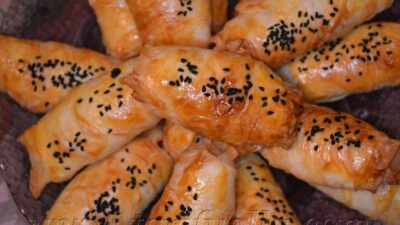 Buyurun size nefis bir börek tarifi daha… &nbsp; PASTIRMALI BÖREK
