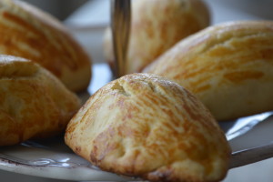 Çok lezzetli pofuduk poğaçalar..Bu ölçü çok bereketli rahat 3 tepsi