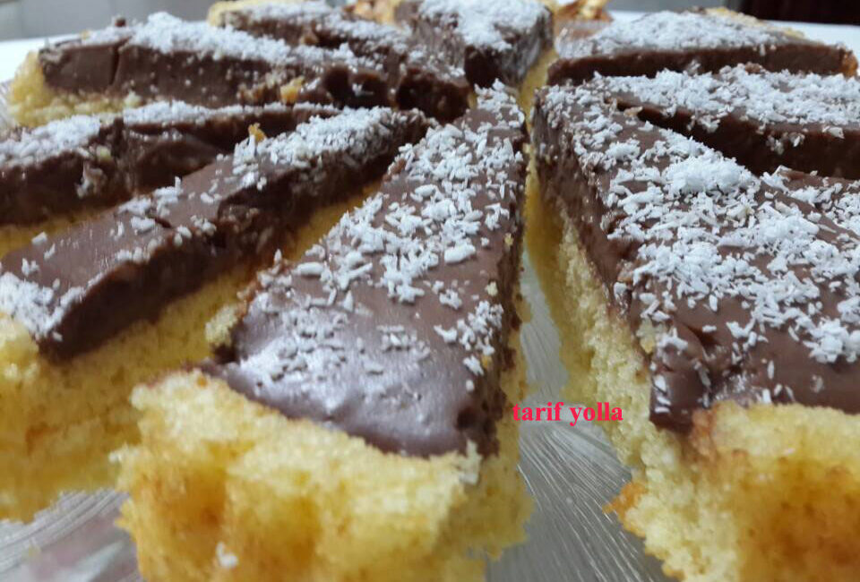 PUDİNGLİ TART Nefis bir tart..İsterseniz farklı pudinglerle de yapabilirsiniz… PUDİNGLİ TART