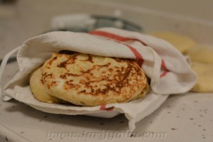 Herkesin tadına bayıldığı, nefis geleneksel ekmeğimiz Bazlama..Annem çok güzel yapar.Tarifi