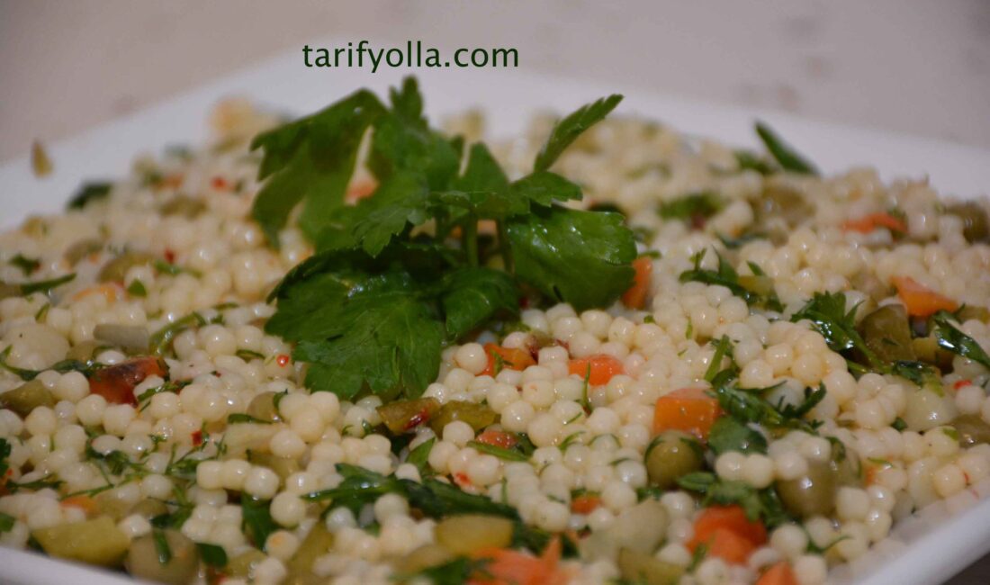 Serin serin salata sevenler için ideal bir tarif.Kuskus makarnasıyla yapıldığı