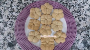 Nur Hanım’dan kıyır kıyır lezetli bir kurabiye tarifi; tahinli kurabiye