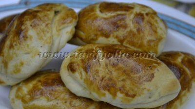 Adı kuru poğaça ama kendisi pofur pofur yumuşacık bir poğaça…Unu
