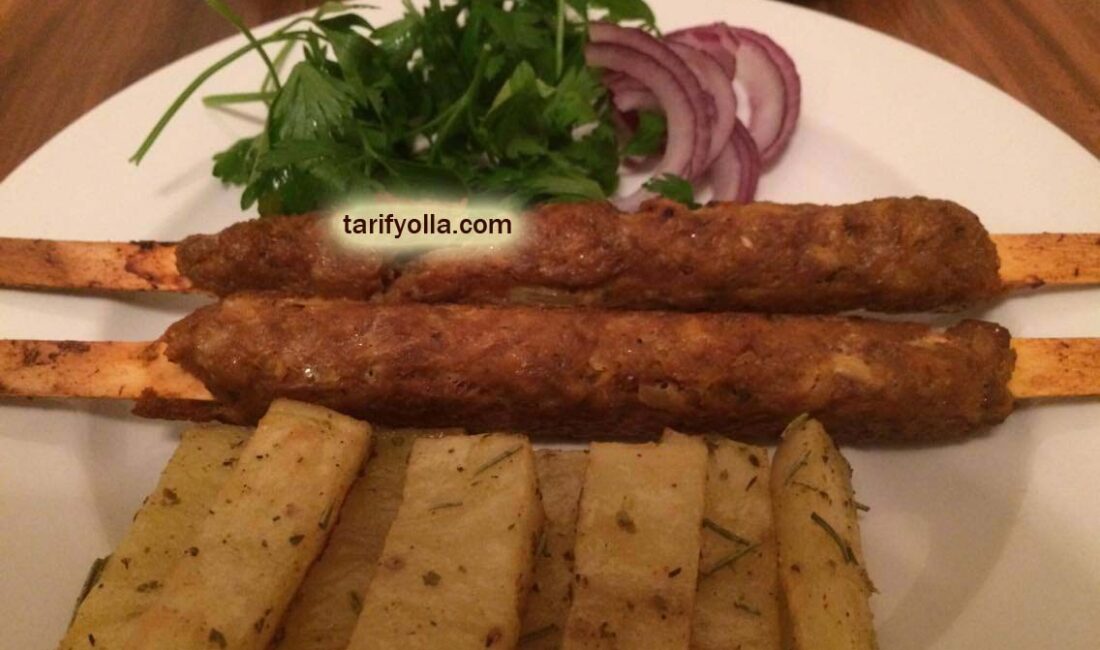 FIRINDA ÇÖP ŞİŞ Evde şiş kebap yapmaya ne dersiniz ? Mutlaka deneyin.Biz bayıldık..Unutmadan
