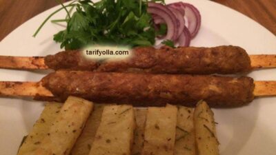 Evde şiş kebap yapmaya ne dersiniz ? Mutlaka deneyin.Biz bayıldık..Unutmadan