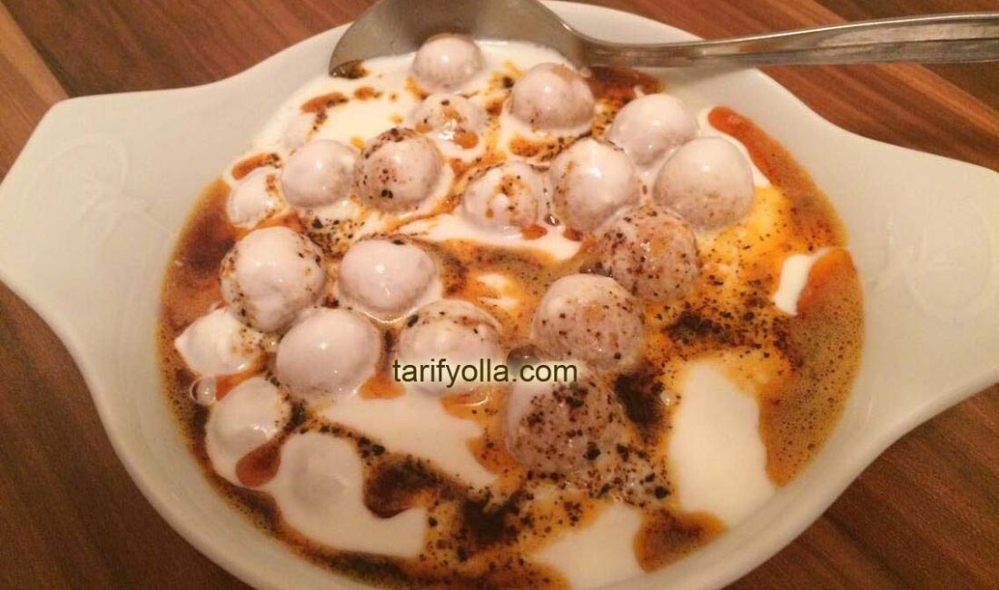 Buyurun size çoook nefis bir bulgur köftesi tarifi daha…Mantı sosu