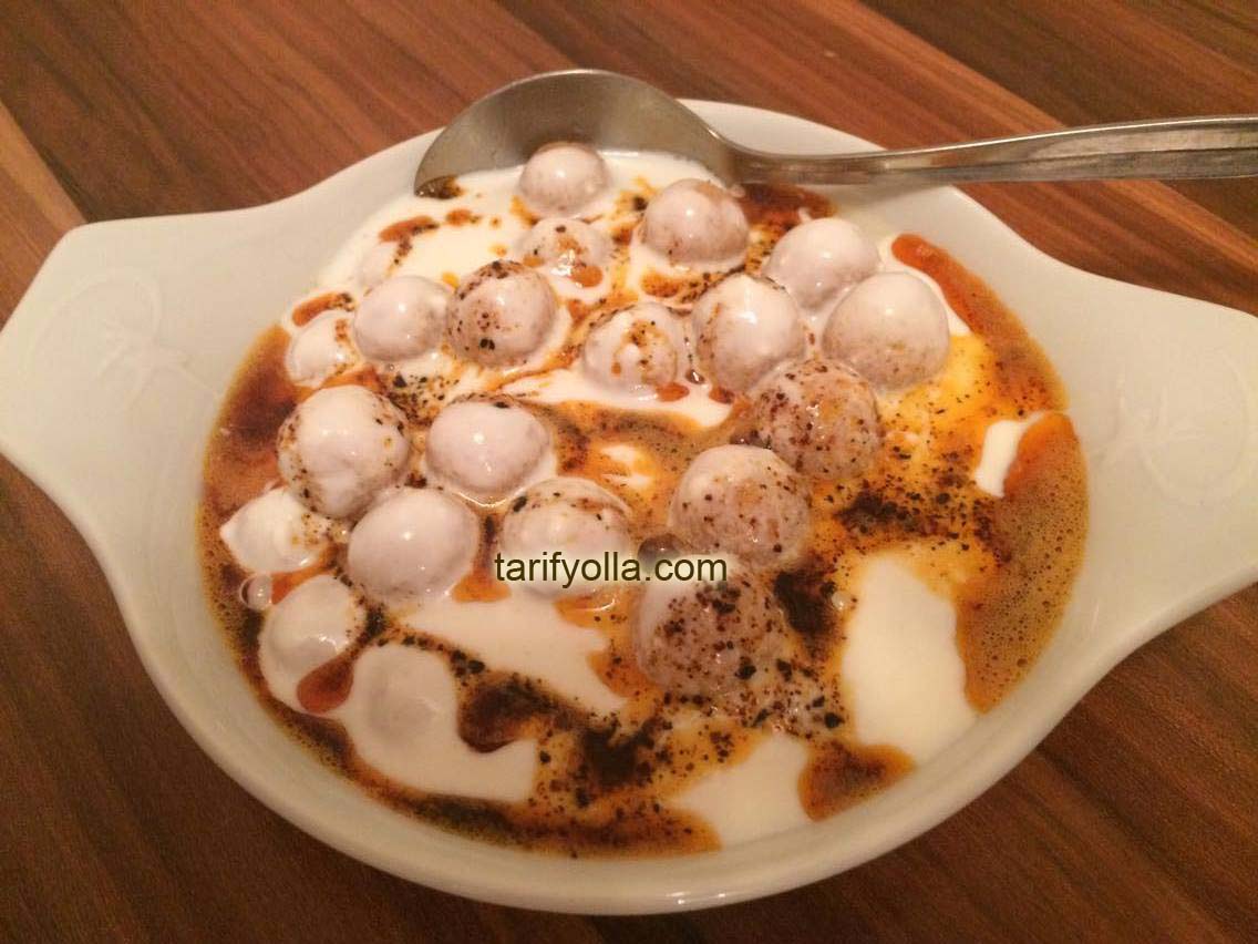 Buyurun size çoook nefis bir bulgur köftesi tarifi daha…Mantı sosu