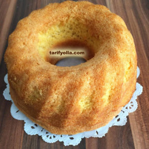 Yıllardır yaptığım klasik limonlu kekim..Çok lezzetli ve hafif bir kek..İsteyenler