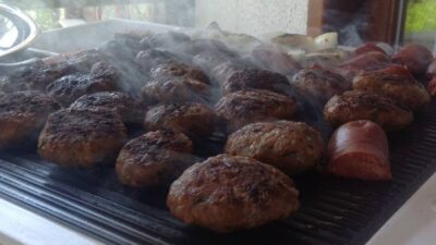 Mangal zamanı gelince mevsime uygun tariflerde gelmeye başladı 🙂 Mangal
