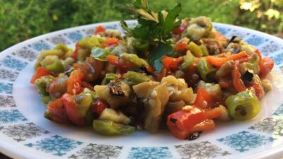 Bir salata bu kadar mı lezzetli olur ? patlıcanın tam