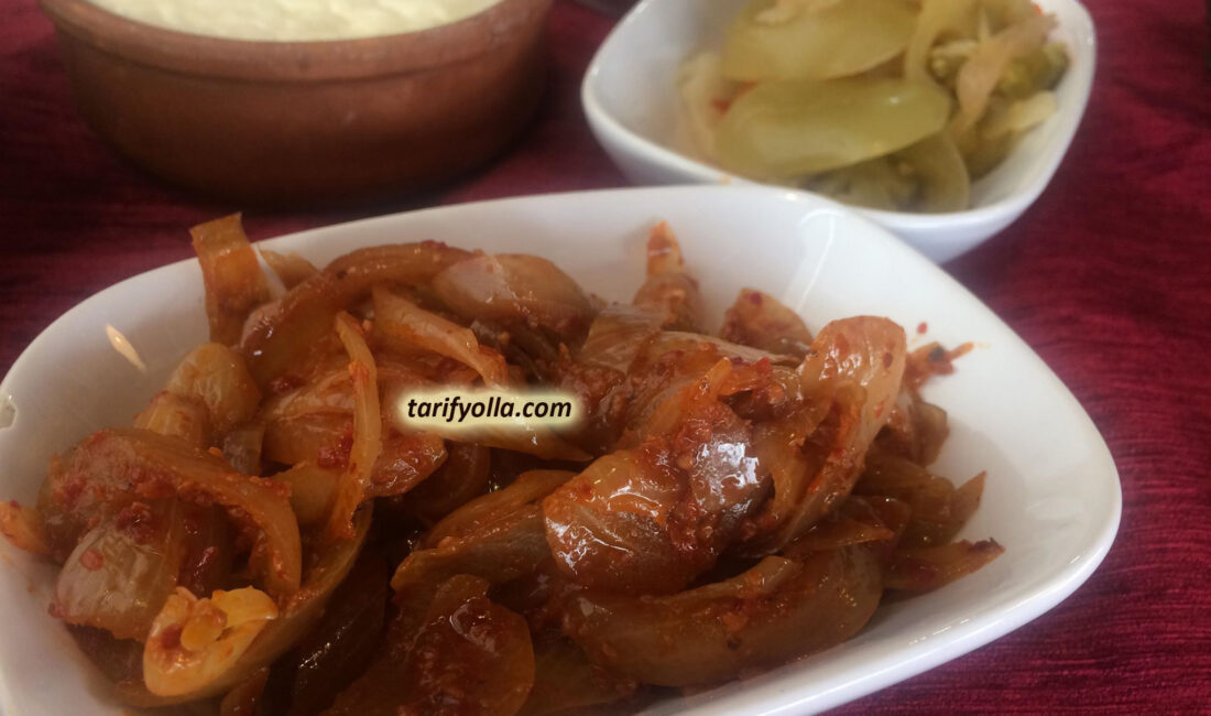 SOĞAN KAVURMASI Özellikle et yemeklerinin yanında harika gidiyor.Sofranızda salata ve meze çeşidi
