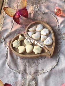 Ekleyen: Bitter Hanım MALZEMELER: &nbsp; 150 gr tuzsuz tereyağ 1 su