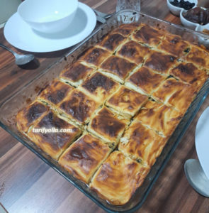 ıspanaklı el açması börek nasıl yapılır