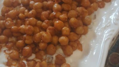 Harika bir lezzet.Salata olarakta yemek olarakta yapabilirsiniz Malzemeler 3 tane